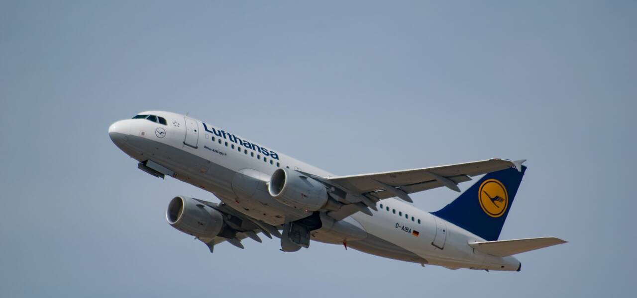 Lufthansa: Stocks Drop Ahead of Additional Issue