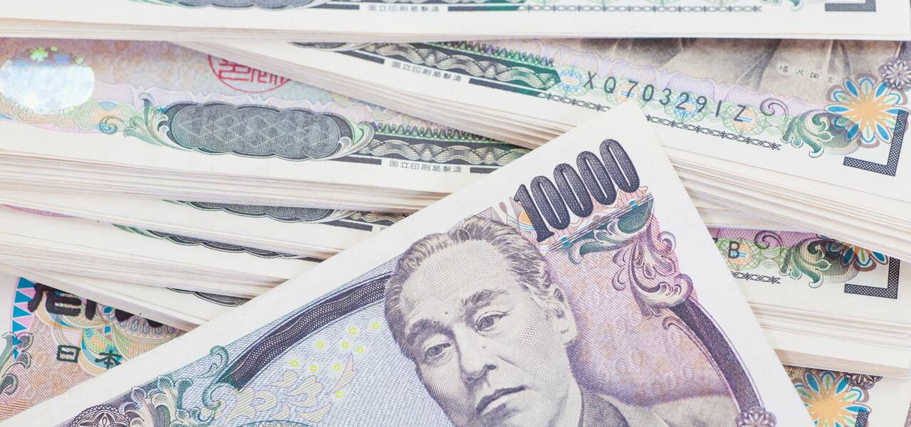 USD/JPY: 'Shooting Star' on the upper 'Window'